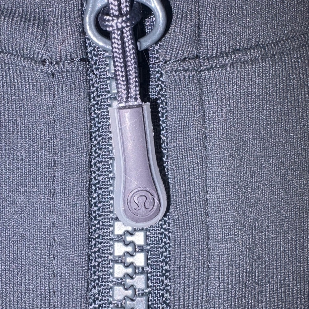 Lululemon Jacket Vented Packable Nylon Reflective - Picture 6 of 6